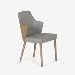 004 Καρέκλες